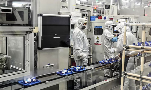 <b>鋰電產(chǎn)業(yè)的上游、中游和下游行業(yè)發(fā)展分析</b>